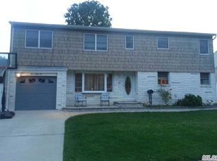 382 Pacific St, Massapequa Park, NY 11762