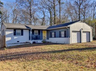 26 Meadow Creek Dr, Newport News, VA 23608