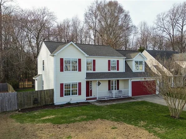 331 Stonehenge Dr, Suffolk, VA 23434