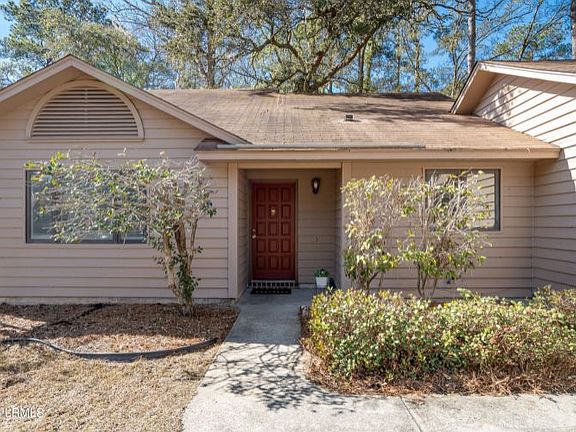 2nd image of 4 Chesterfield Lake Dr