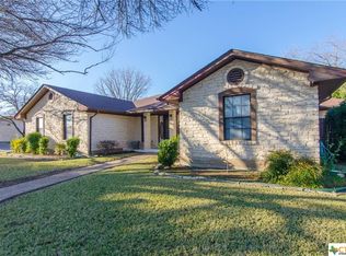 208 Drake Ln, Taylor, TX 76574