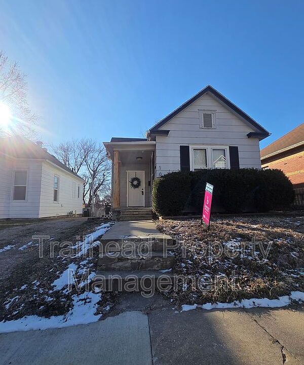 1st image of 1024 Roosevelt Ave