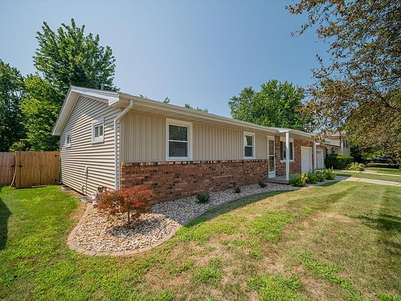 4th image of 2907 Winchester Dr