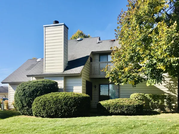 649 Beth Ct, Gurnee, IL 60031