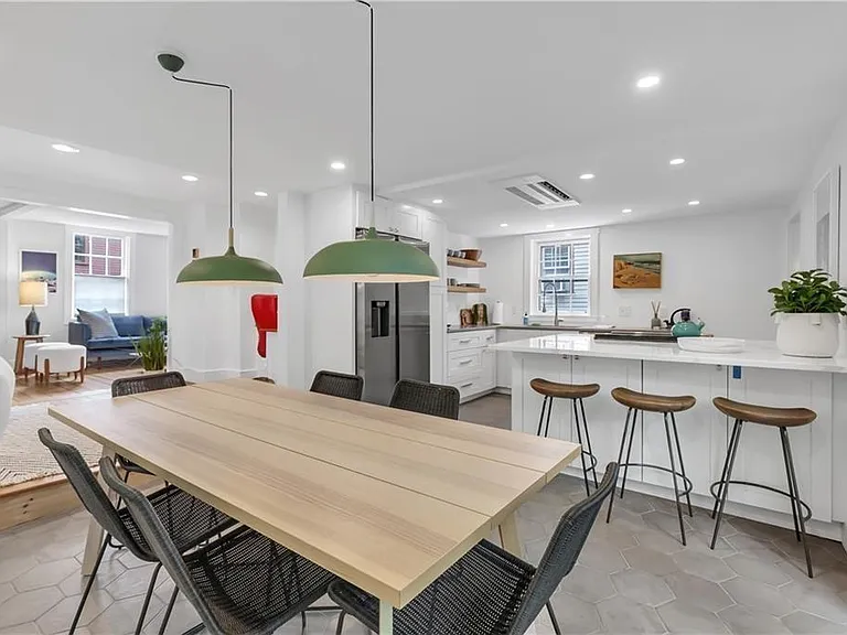 44 William St — Photo 3