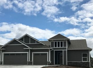 986 N Cedar Brook Cir, Mulvane, KS 67110