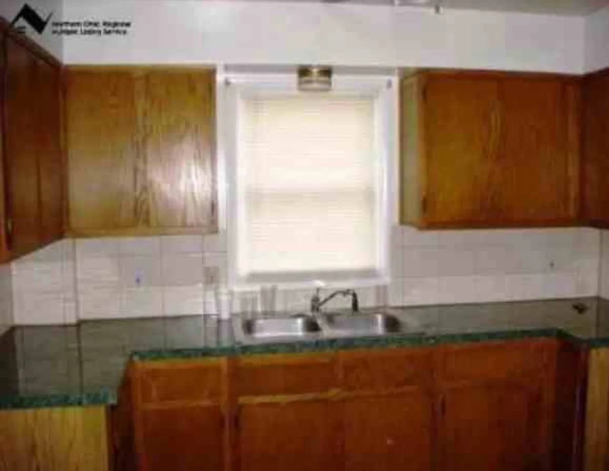 234 McGowan St photo 1