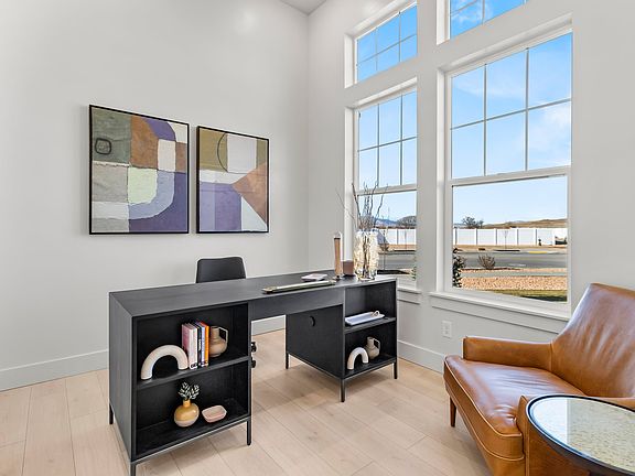 Finished home photos are representational images only. See sales agent for details.