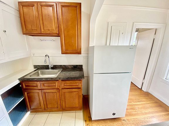 5th image of 2300 22nd Ave APT 2