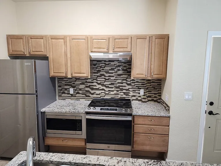 430 W Pikes Peak Ave #103 — Photo 11
