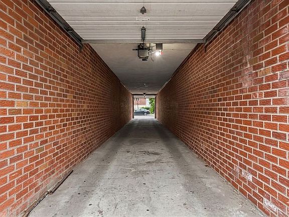 5th image of Steinway St