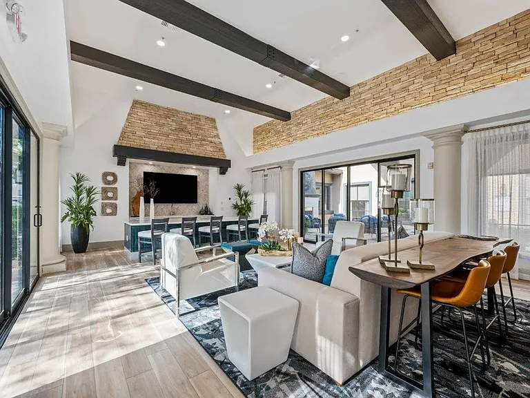 Indoor-Outdoor Clubhouse