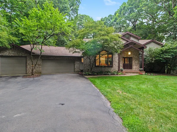 7493 Black Forest Dr, Dexter, MI 48130