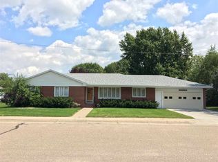 832 N Kearney Ave, Minden, NE 68959