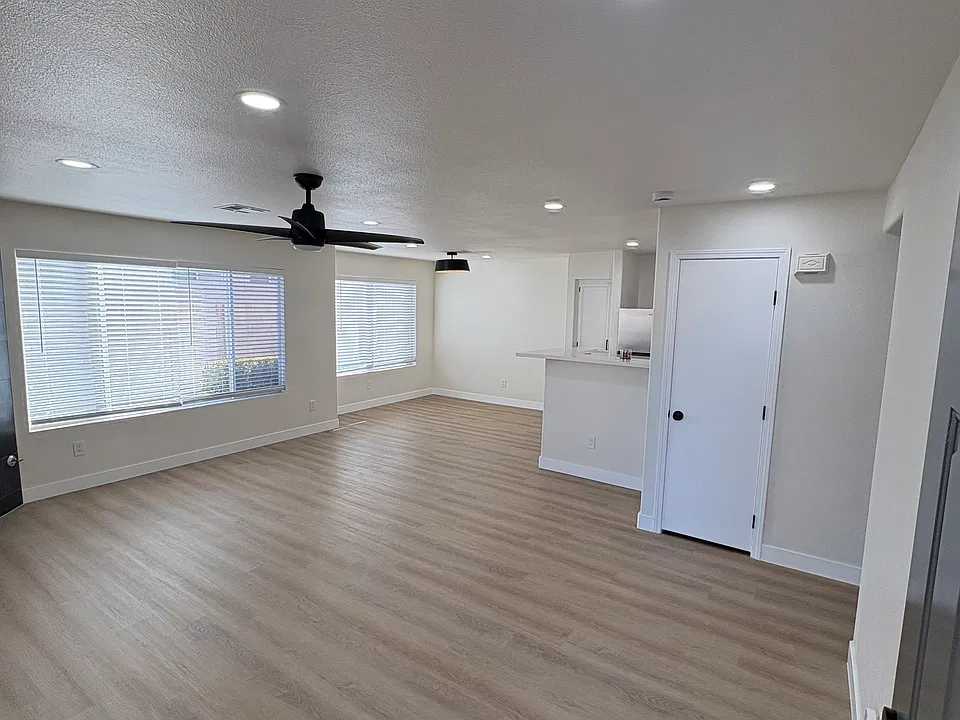 350 S Durango Dr #115