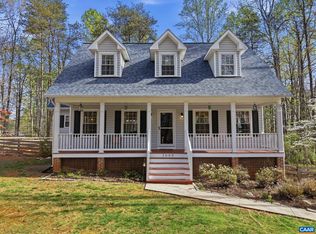 1009 Stonewood Dr, Charlottesville, VA 22911