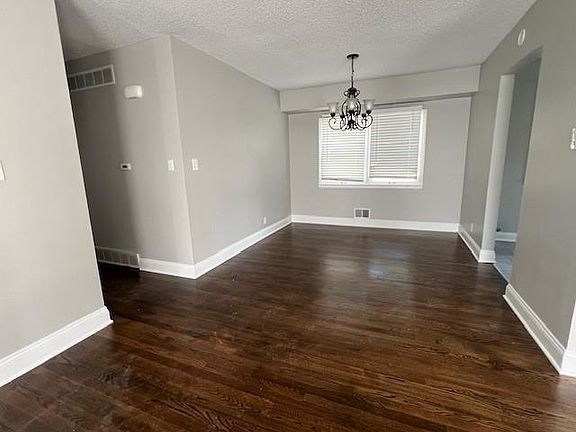 5th image of 509 Belmont St