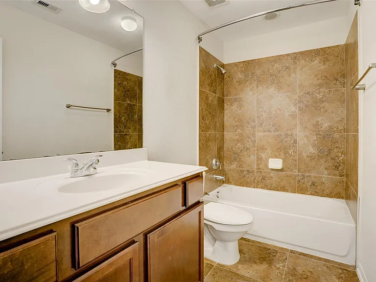 10046 Hillside Bayou Dr — Photo 20