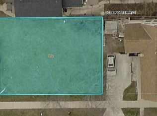 902 E Potter Ave, Milwaukee, WI 53207