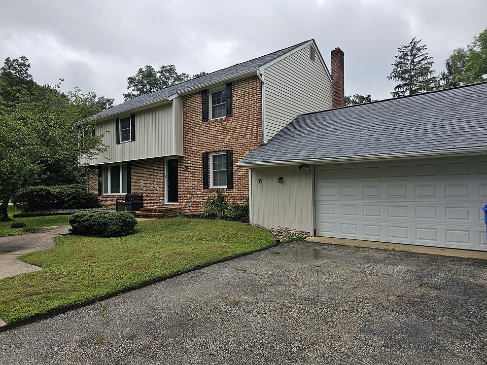 2nd image of 35 Spring Mill Ln