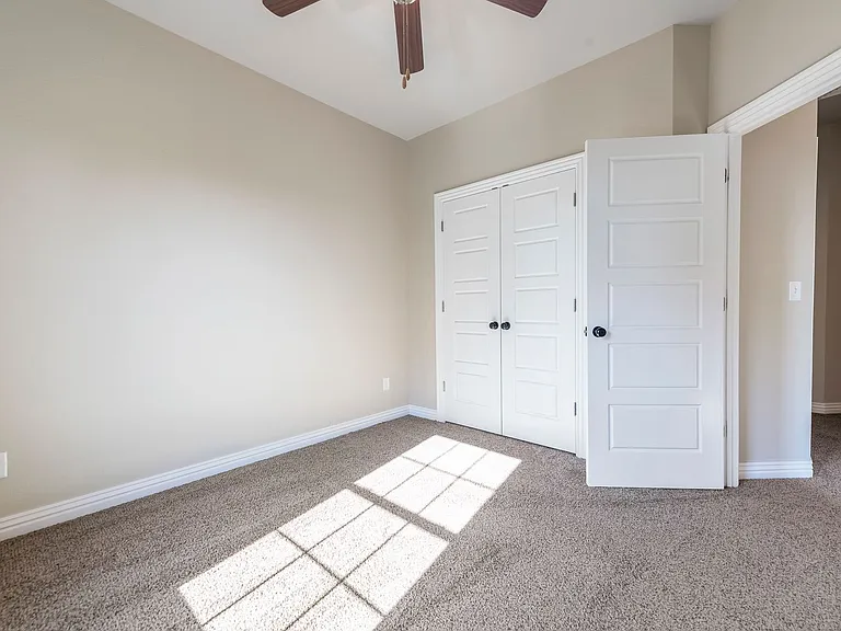 842 Baker St NW — Photo 13