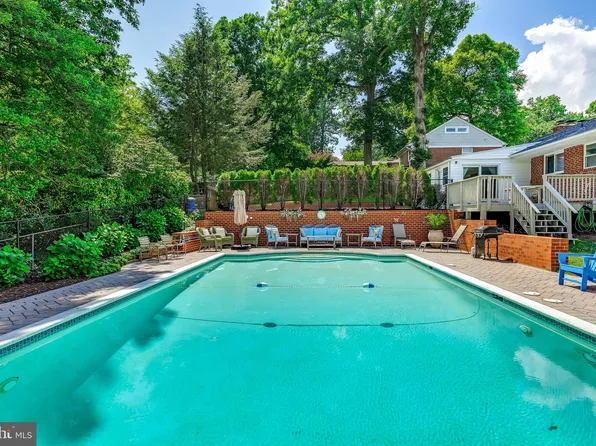 1610 Sherwood Rd, Silver Spring, MD 20902