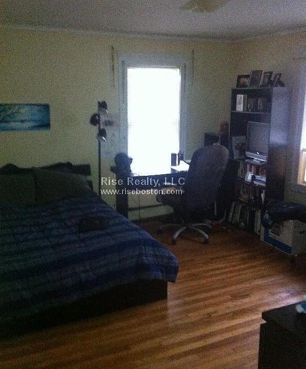 2nd image of 138 Lake St #7R