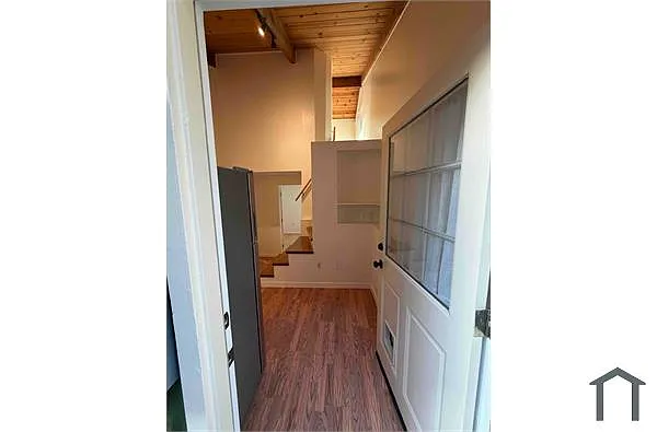 Building Photo - 57 Grandview Ave #B