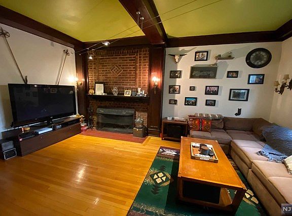 4th image of 119 Harrison Ave APT 1
