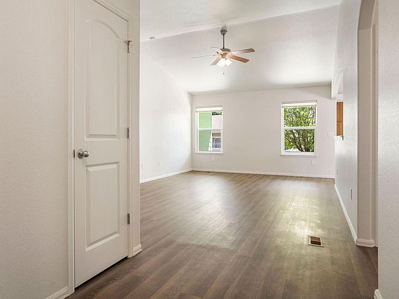3rd image of 155 Hawthorne Ave