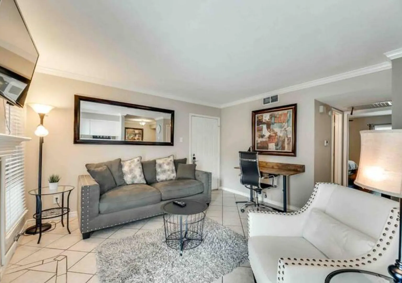 I12 World Cup Stay - 18 min to AT&T - Sleeps 4 - Public Transit — Photo 2