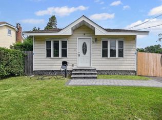 5 Inca Dr, Bay Shore, NY 11706