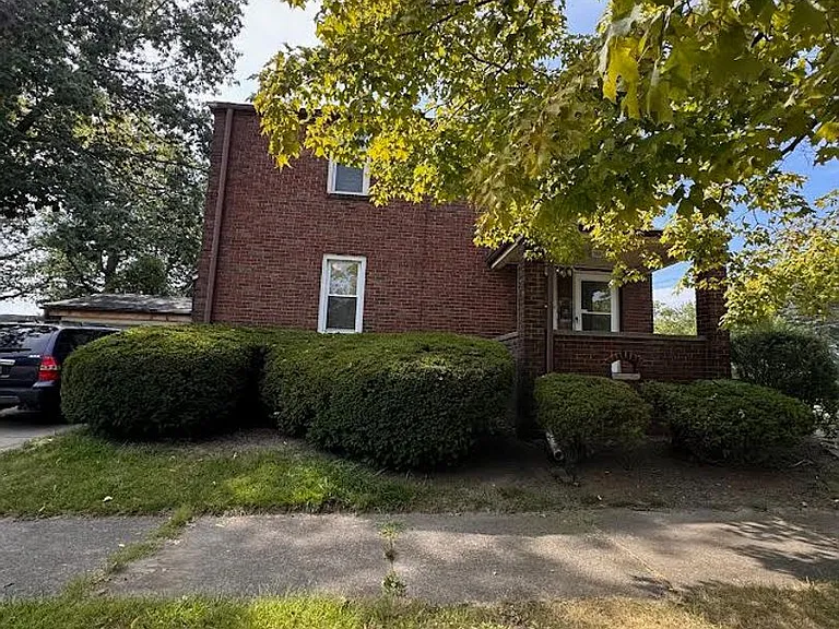 453 E Kline St — Photo 26