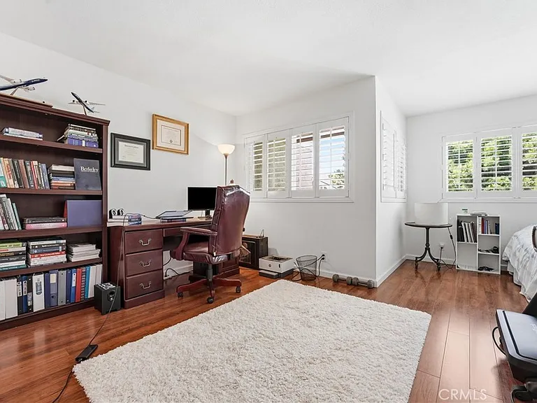 104 Oval Rd — Photo 8