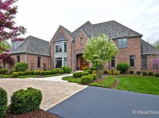 6907 Inverway Dr, Crystal Lake, IL