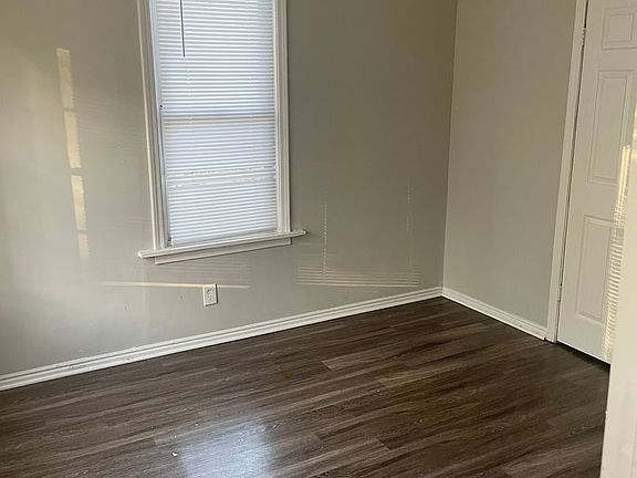 2nd image of 3110 Sunrise St