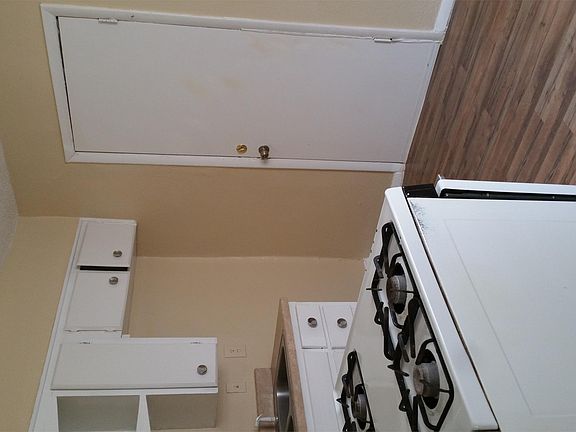 2nd image of 1001 SW 63rd St