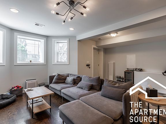 5th image of 2648 W Augusta Blvd #G