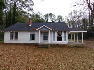 228 Circle Dr, Greenwood, SC 29646