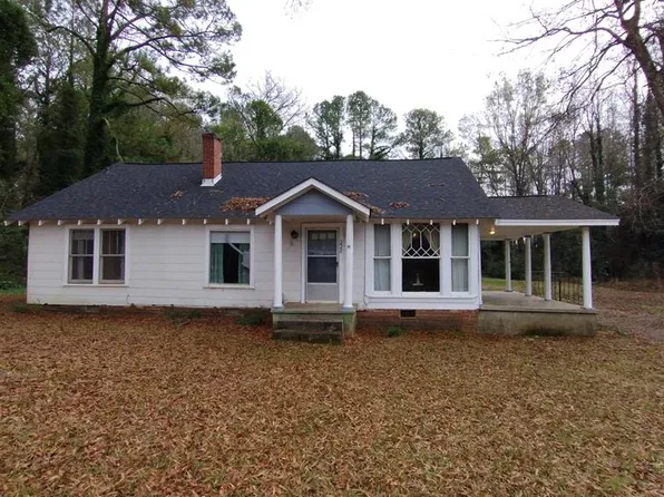 228 Circle Dr, Greenwood, SC 29646