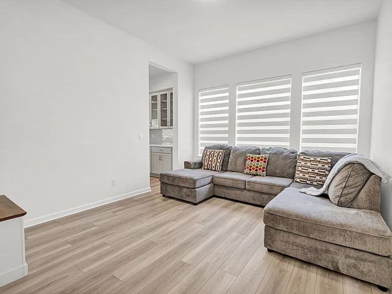 5907 Presidio Pkwy — Photo 9