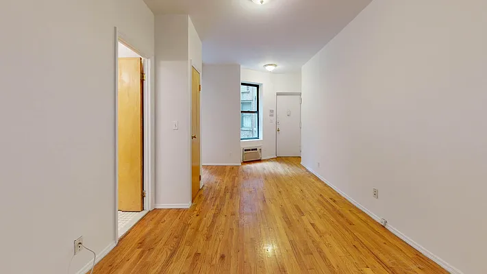 Rented by Bond New York | media 8