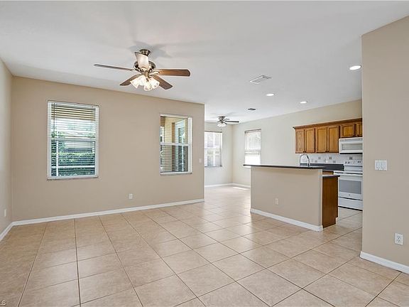 5th image of 9385 Scarlette Oak Ave