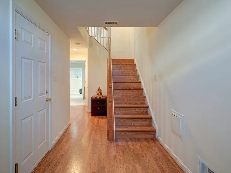 8827 Montjoy Pl — Photo 2