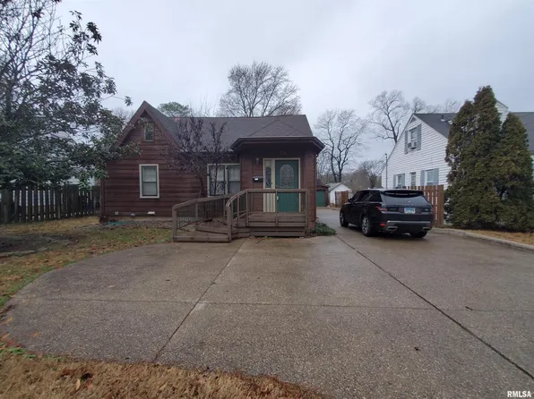 806 S Oakland Ave, Carbondale, IL 62901