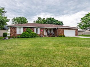 685 E Main St, Warrensburg, IL 62573