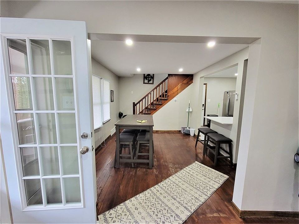 566 E Old Lincoln Hwy, Ligonier, PA 15658 | Zillow