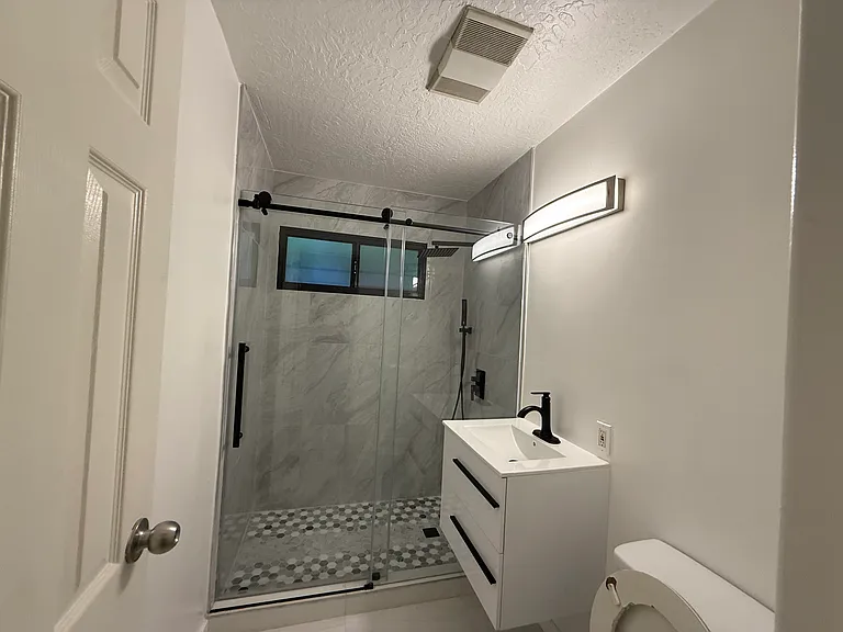 1433 Stahl St — Photo 6