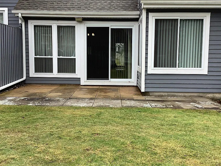 825 Spring Lake Dr — Photo 10