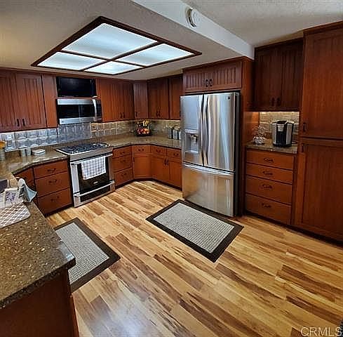 2nd image of 1082 Beverly Dr